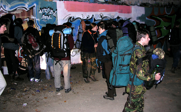01005.jpg -   700x435x24b (103 KB)