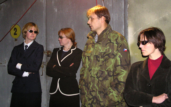 02001.jpg -    700x438x24b (86 KB)