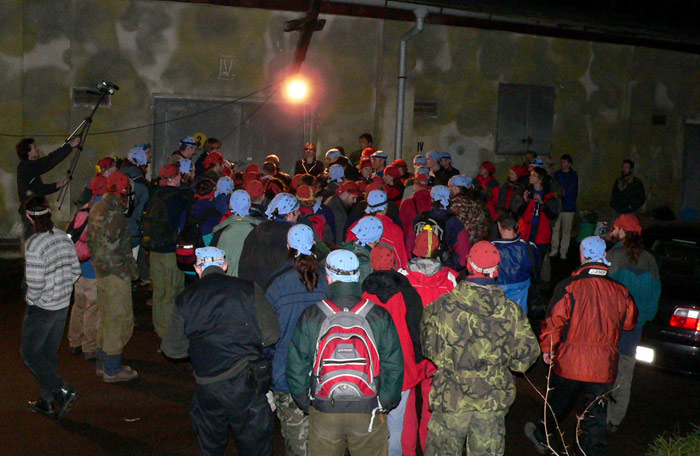 02006.jpg -   700x456x24b (100 KB)