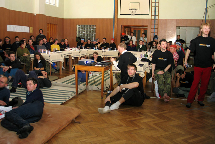 11023.jpg -    700x469x24b (98 KB)
