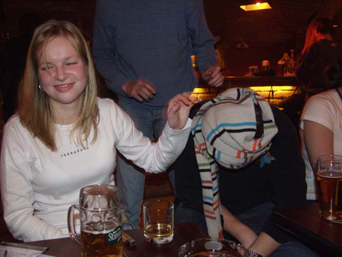 PC208073.jpg - 666 X 500 - 36 KB