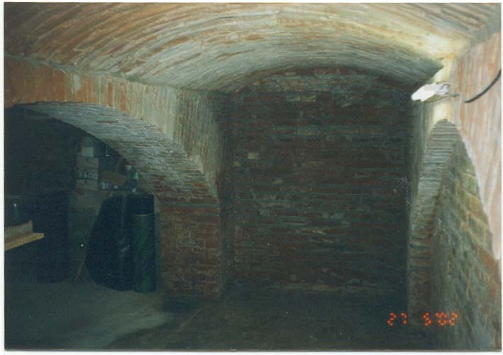 a001.jpg - 709 X 500 - 0 KB